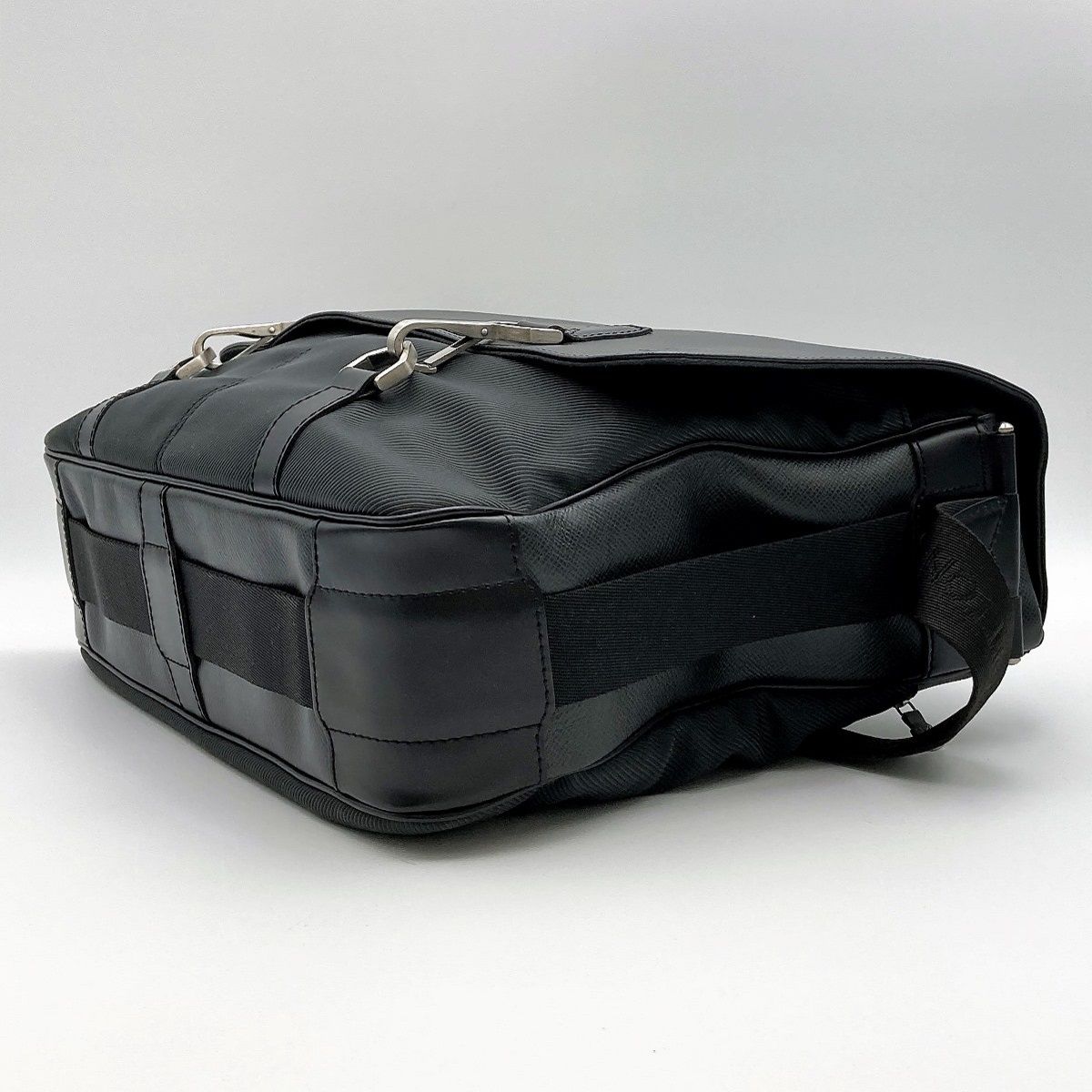 LOUIS VUITTON(ルイヴィトン) ショルダーバッグ タイガ デルスー M30162 アルドワーズ レザー LOUIS VUITTON（ルイ・ヴィトン） M30162 デルスー 斜め掛け カバン