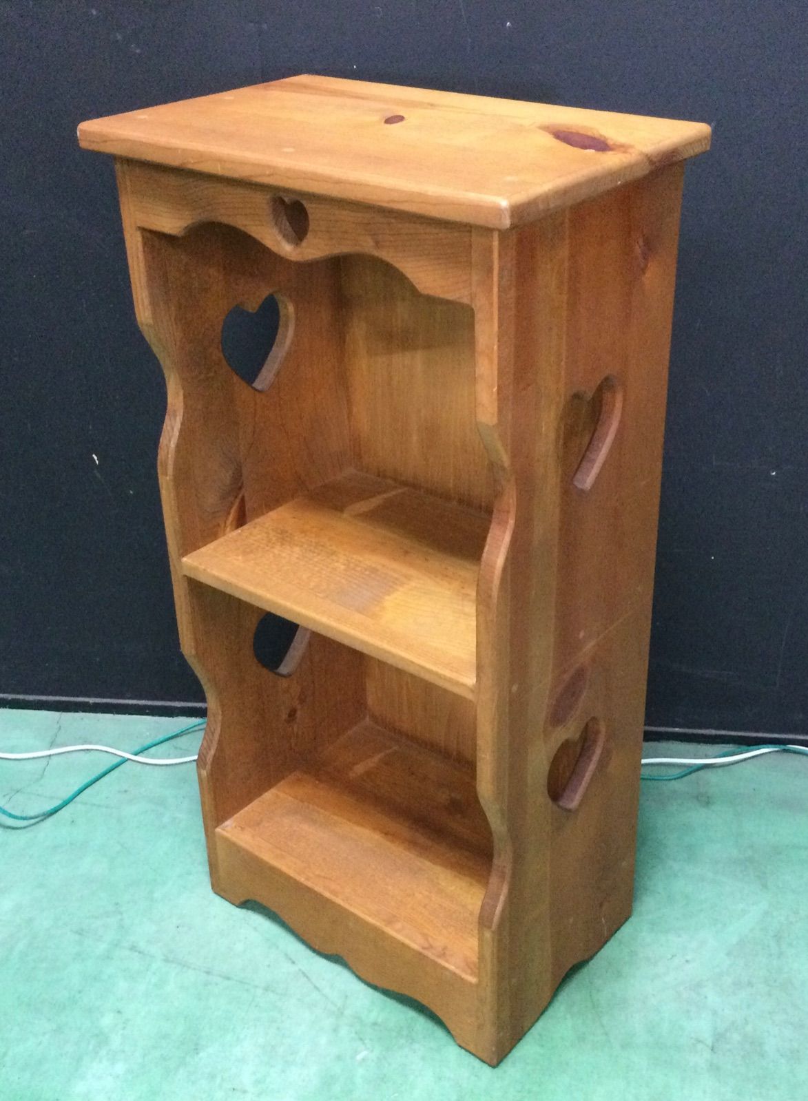 カントリー家具ハートくり抜き木製キャビネット カントリー家具 木製 棚 多目的 ハートくり抜き カントリー家具