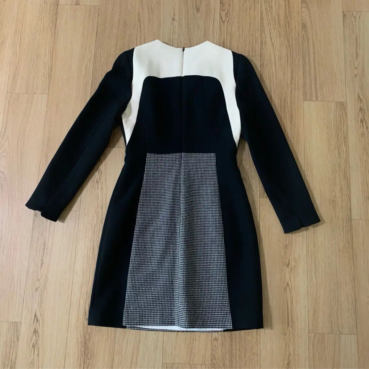 リストドレスゲストルックドレス
