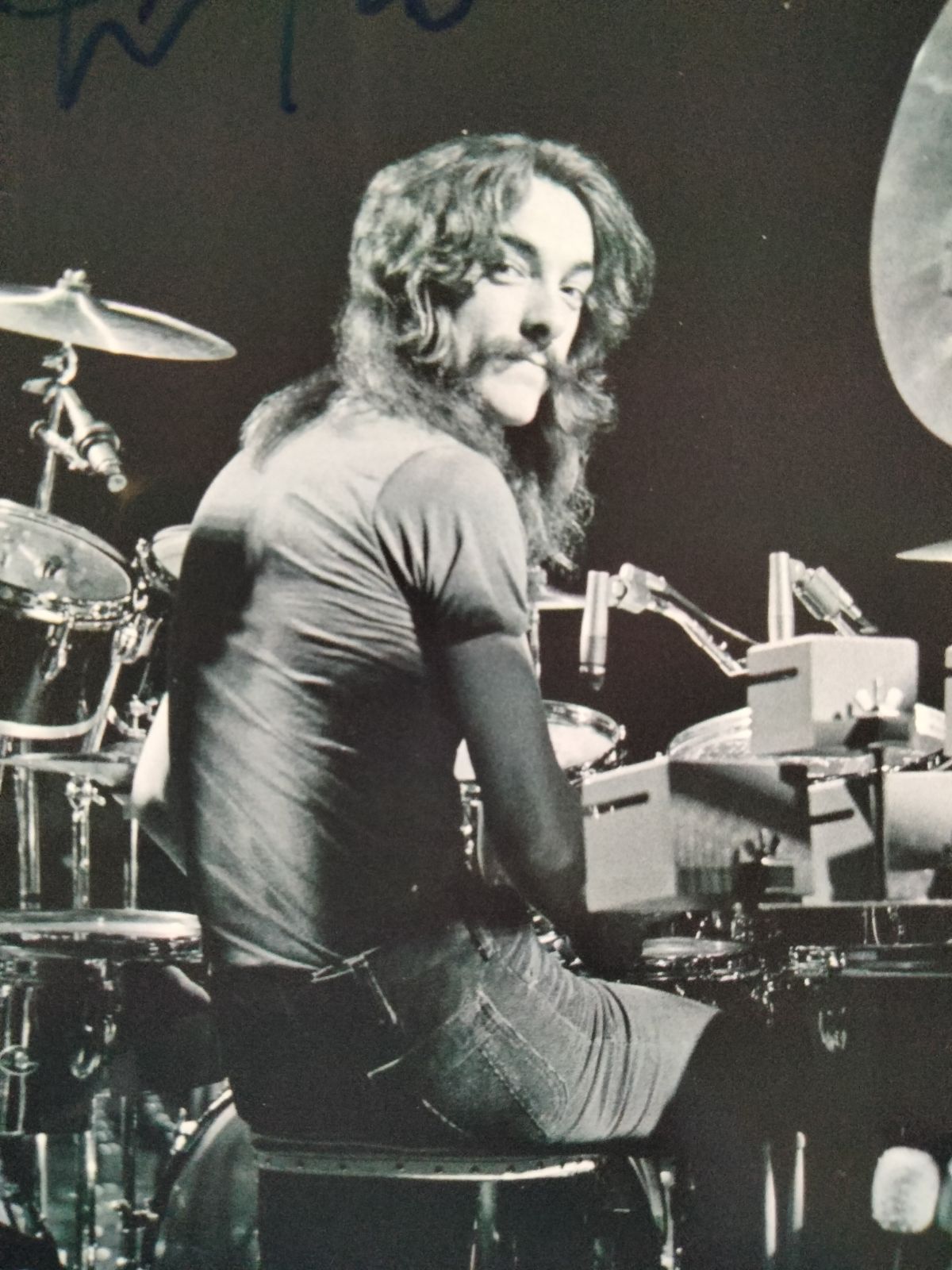 ニール・パート直筆サイン入り2Lサイズ写真…Neil Peart…ラッシュ