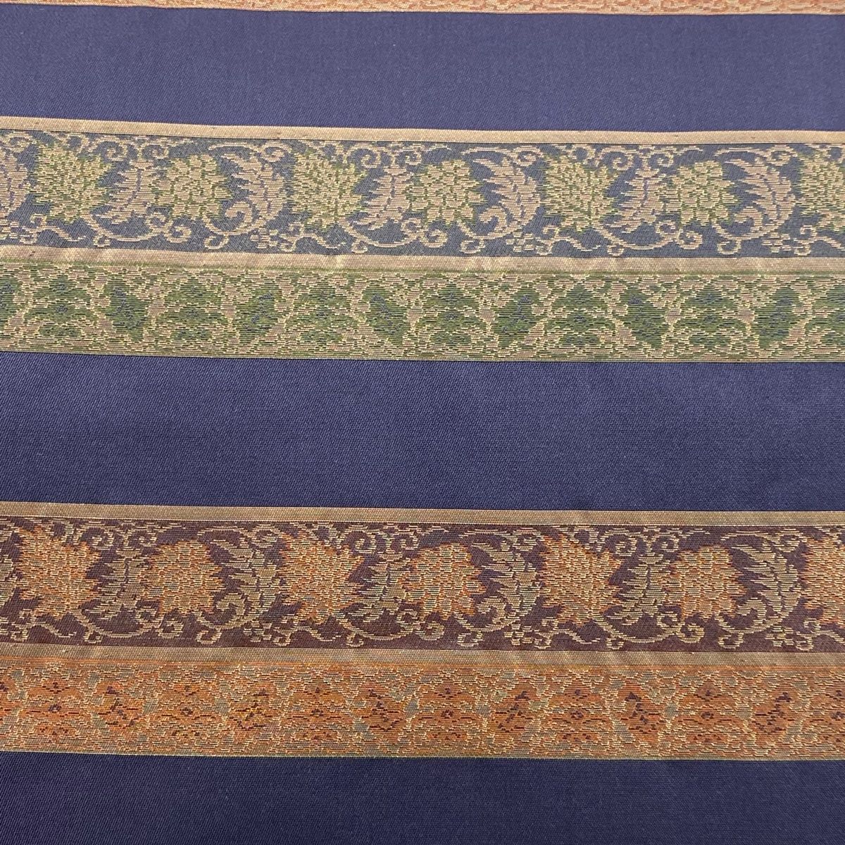 開き名古屋帯 美品 優品 段縞 草花 箔 青紫 正絹 【中古
