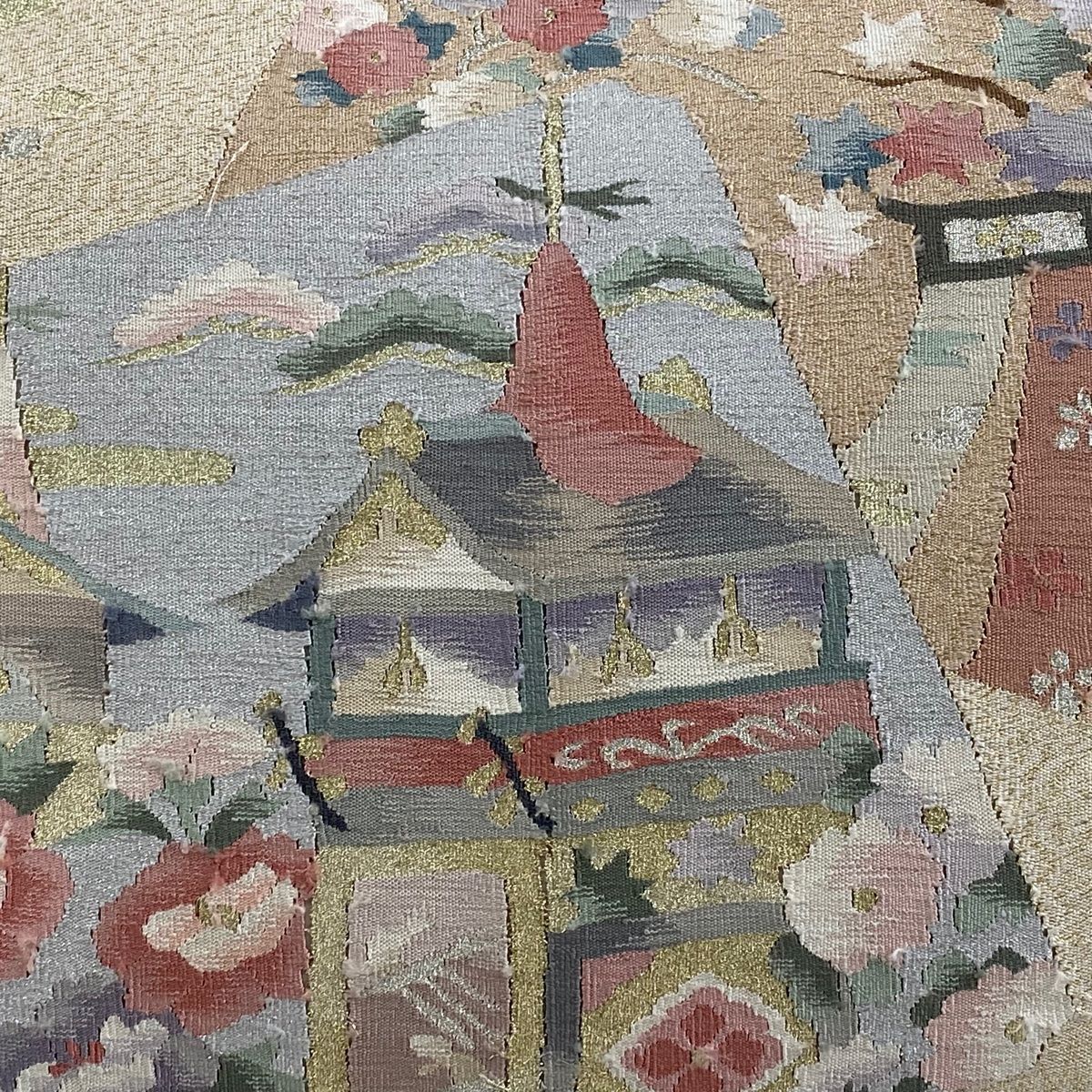 袋帯 秀品 関西仕立て 破れ色紙 山鉾 金銀糸 ピンクベージュ お太鼓柄 正絹