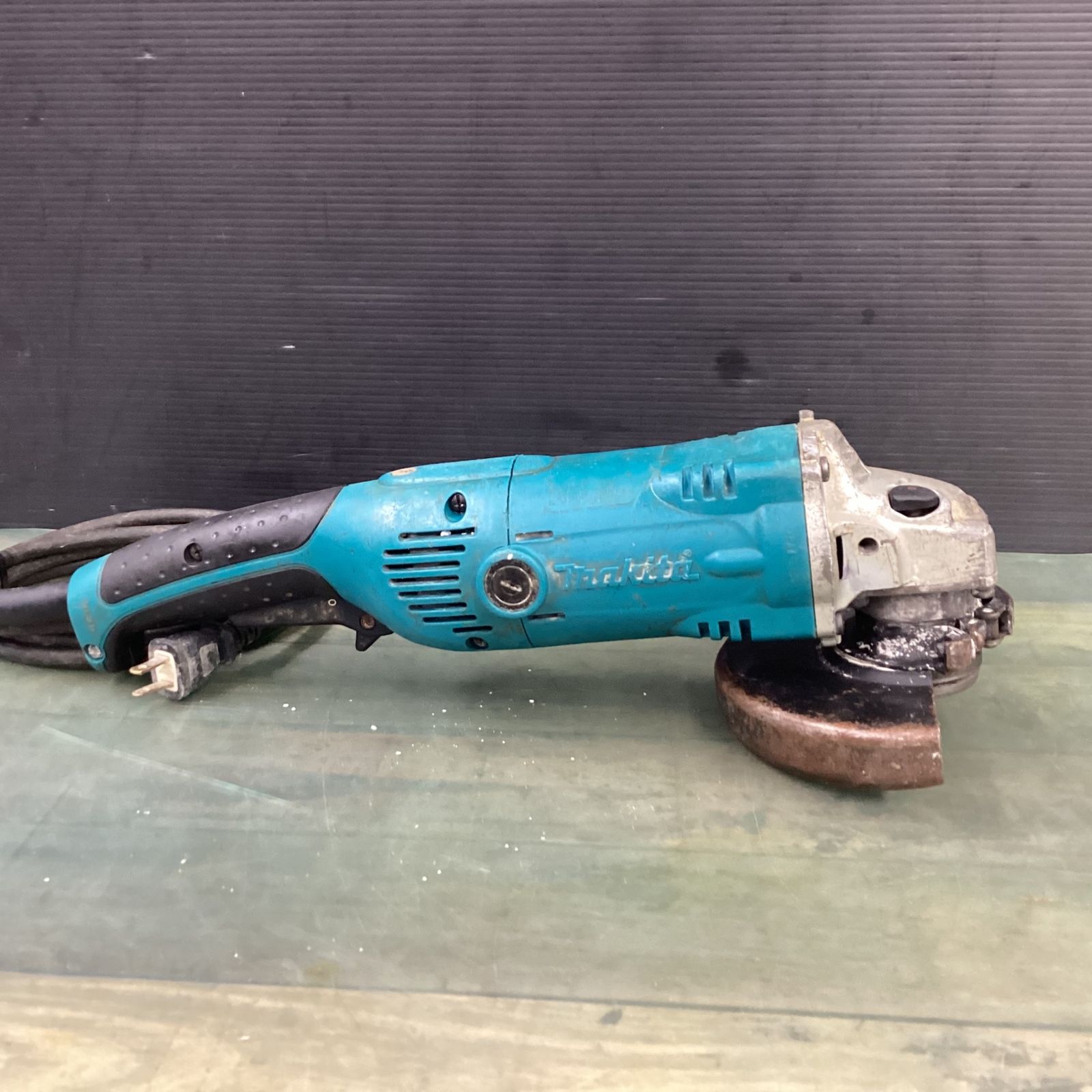 マキタ(makita) 150mm電子ディスクグラインダ GA6021C 【東大和