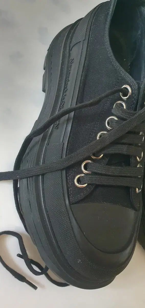 alexander mcqueen(アレキサンダーマックイーン) トレッド