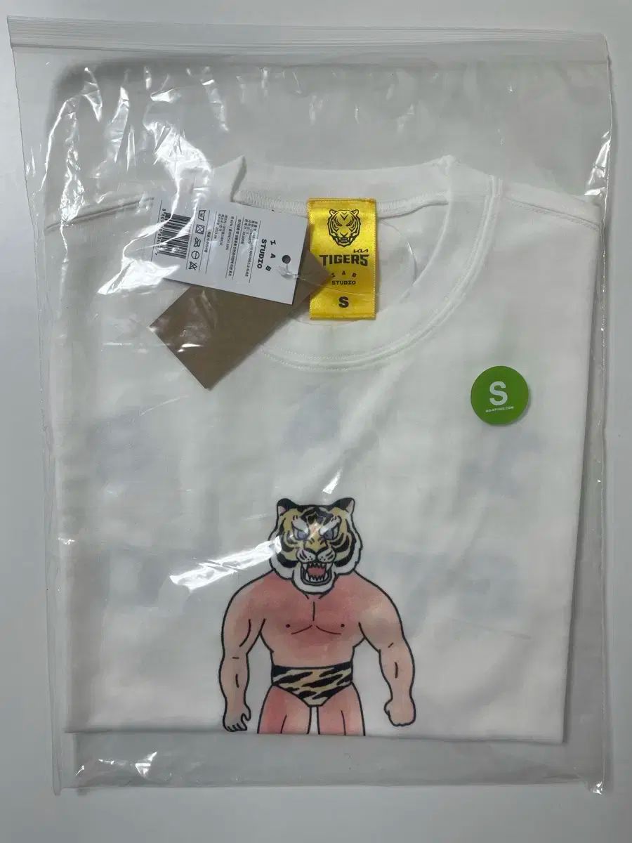 【雷市場（ポンジャン）商品韓国直送】 IAB Studio(アイエプスタジオ) タイガーマスク Tシャツ S 新品