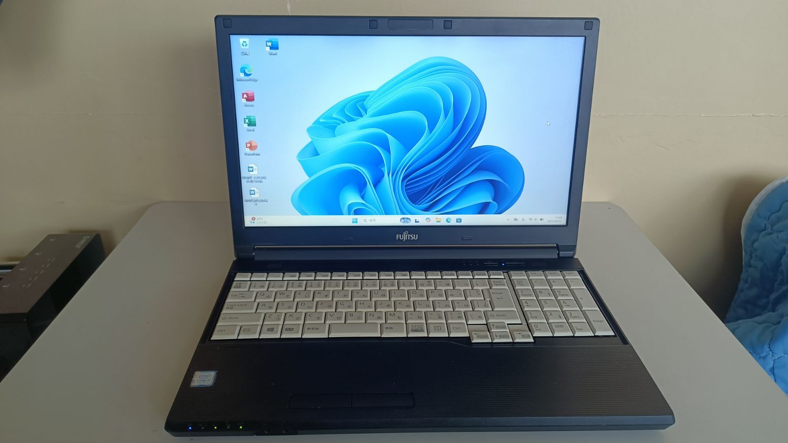 ⭐️ノートパソコンFUJITSU第七世代Core i3 SSD128Gメモリ8G