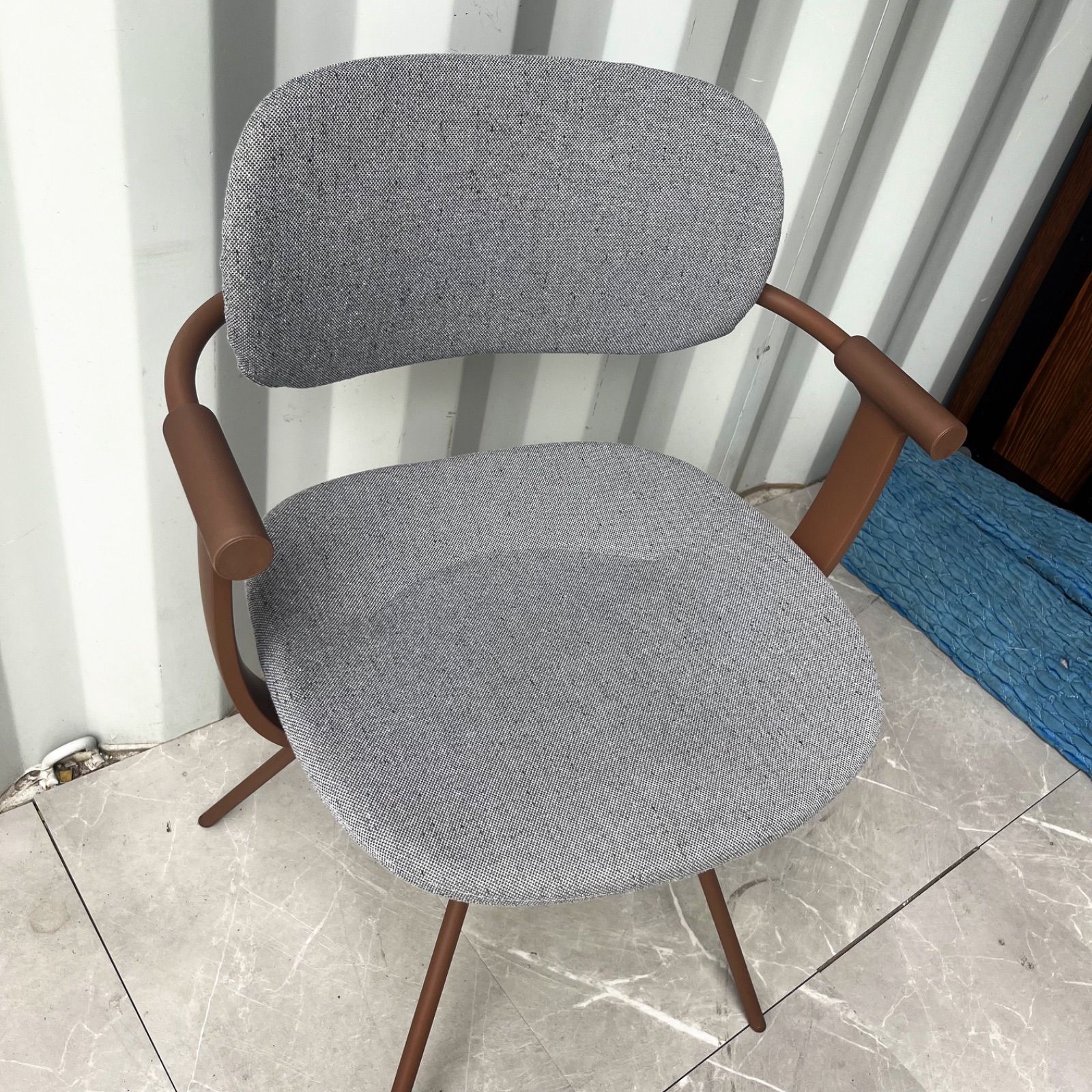 イトーキ バーテブラ03 グレーファブリック回転式オフィスチェア