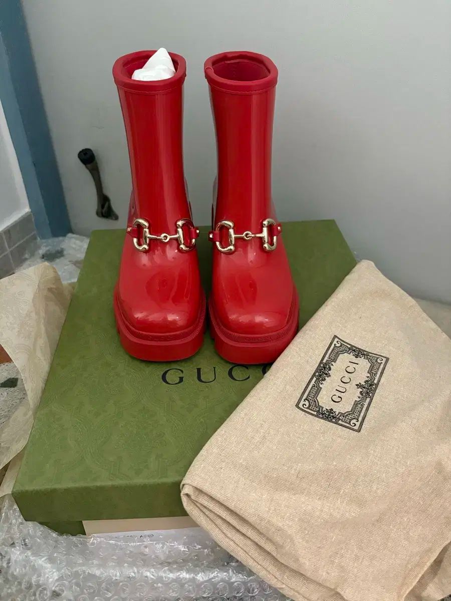 新品 (ギフトあり) GUCCI(グッチ) ホースビット レインブーツ 36