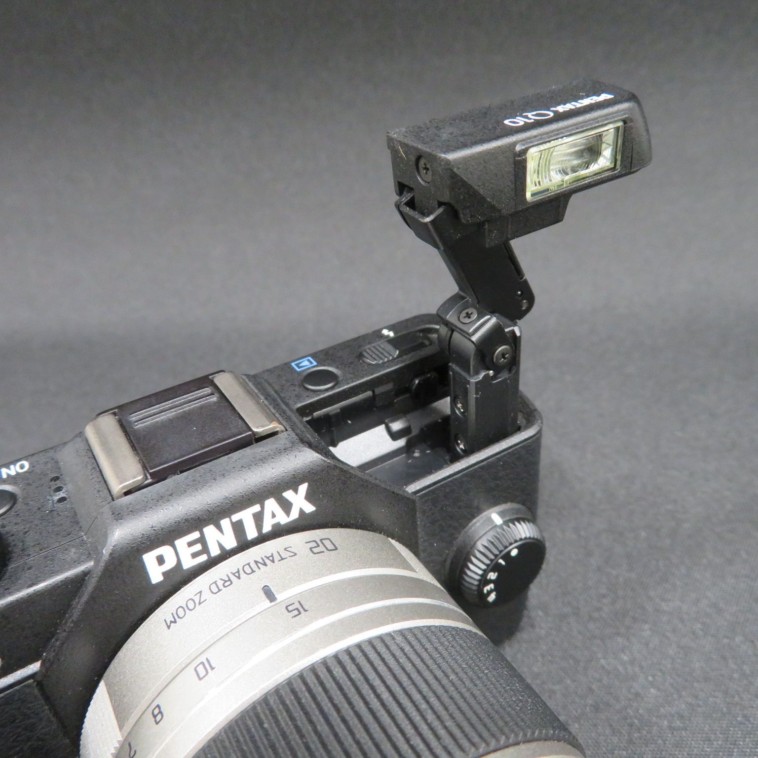 4969☆デジタルカメラ□PENTAX Q10□純正バッテリー(D-LI68 4969☆デジタルカメラ□PENTAX Q10□純正バッテリー(D-LI68