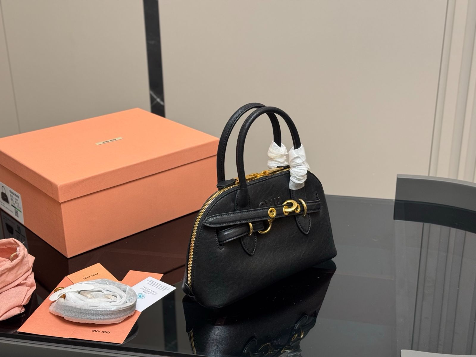 MIU MIU シェルバッグ ? 28×16cm |