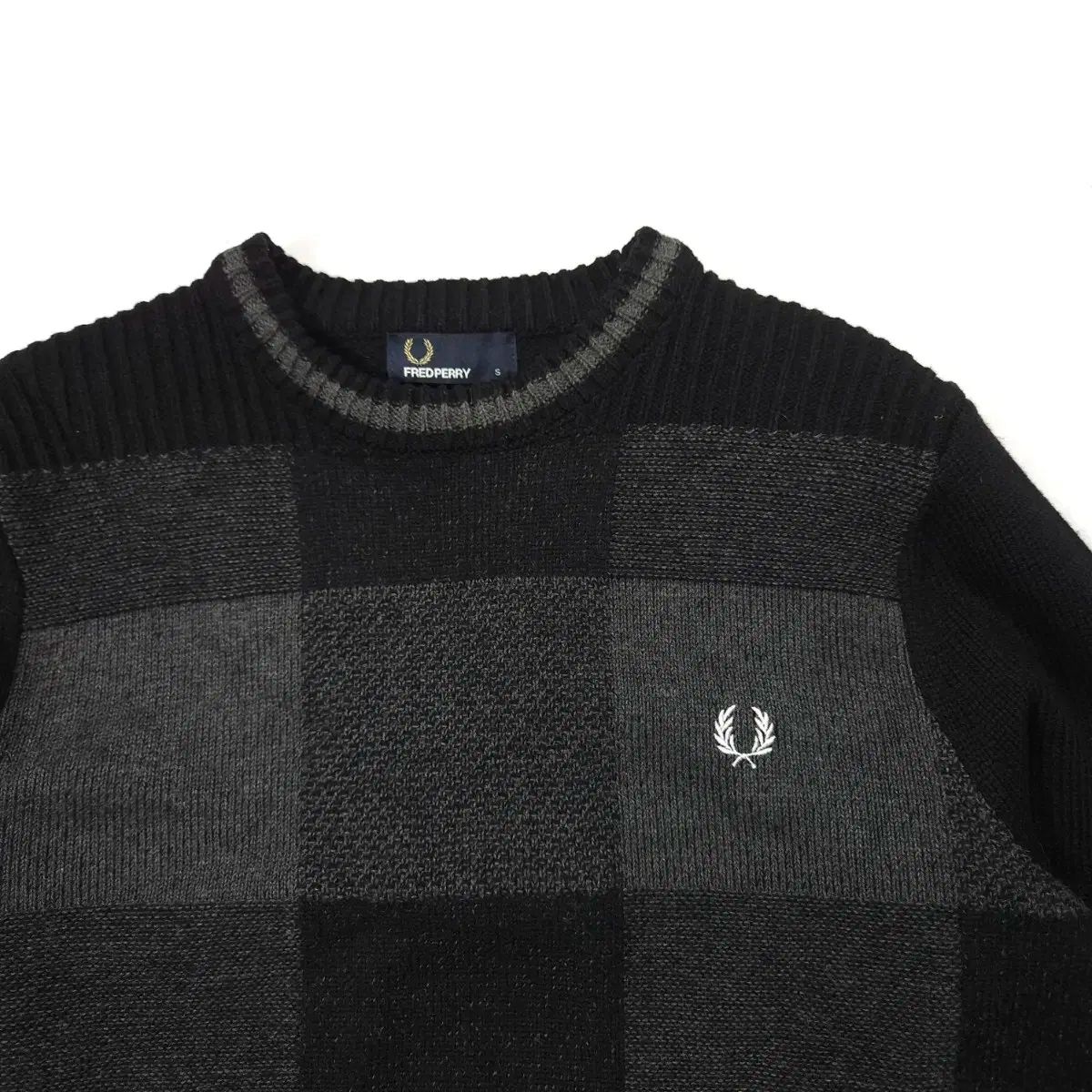 【人気】FRED PERRY フレッドペリー ニット セーター ブラック M FRED PERRY（フレッドペリー）の「Crew Neck Jumper（ニット