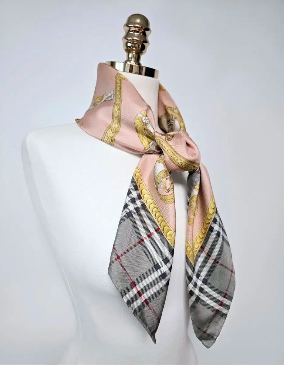 BURBERRY(バーバリー) ヴィンテージ シルク スカーフ - メルカリ