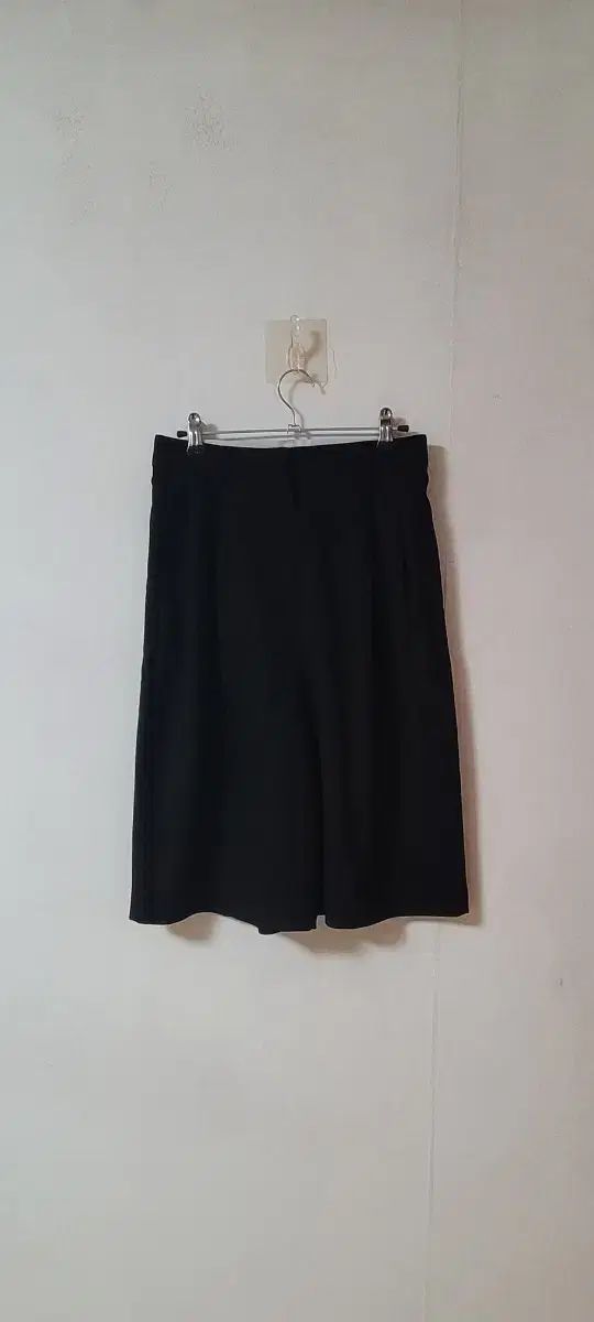 正規品 machatt メモリーキュロットパンツ ブラック メモリーキュロットパンツのご紹介です！ これからの季節に活躍