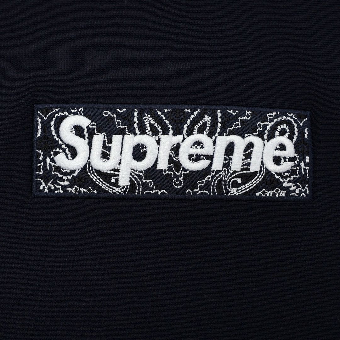 Supreme 19 fw Bandanaカシューナッツ刺繍Box連帽パーカー - メルカリ