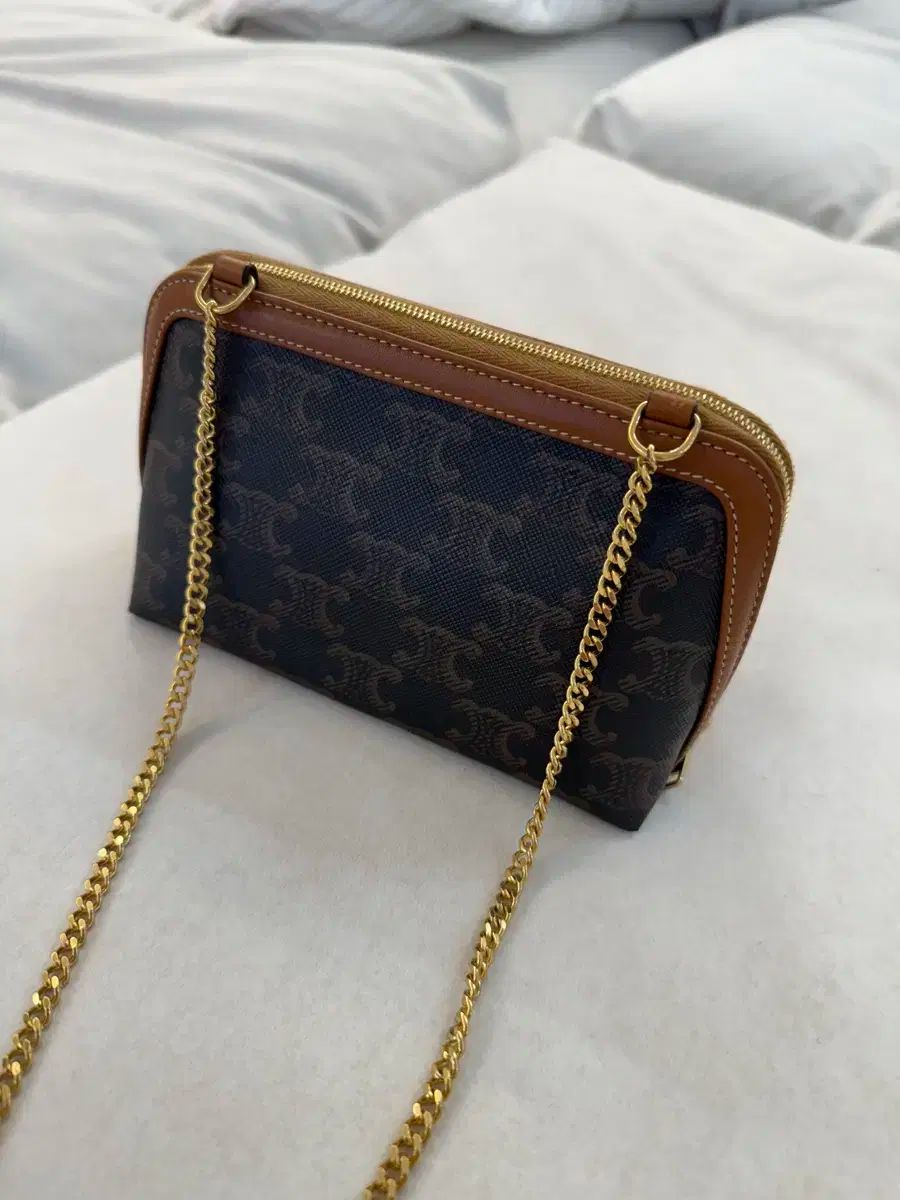 美品【セリーヌ】トリオンフ チェーンミニクロスバッグ 楽天市場】セリーヌ CELINE トリオンフ ショルダーバッグ ミニ
