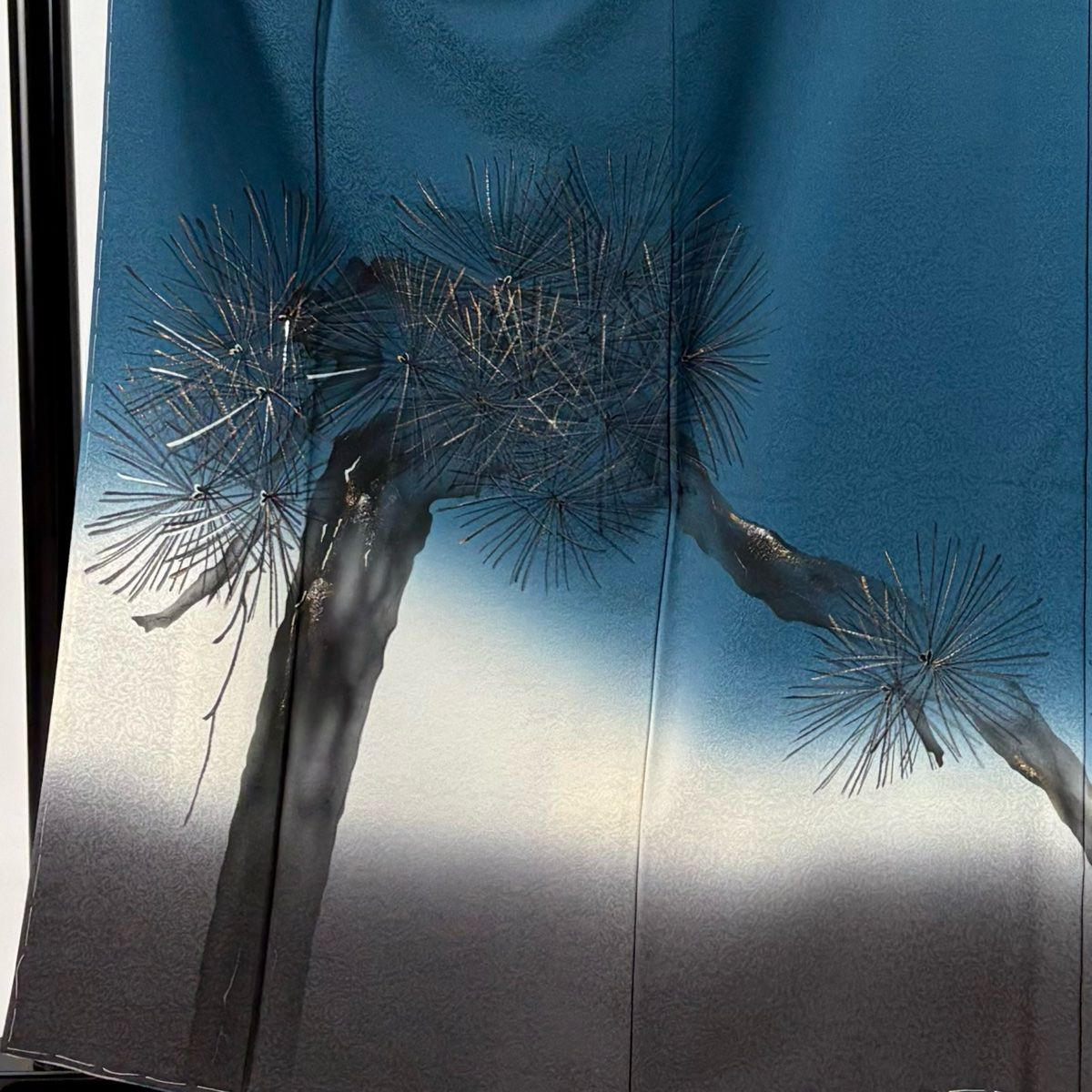 海外ファッション通販。 付下げ 身丈160.5cm 裄丈66.5cm M 袷 草野一騎 落款 松 金銀彩 染め分け 青緑 正絹 タイムセールも有。