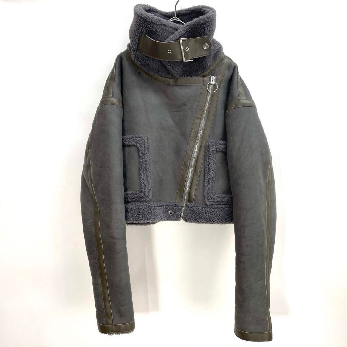 【極美品】juemi ジュエミ　ムートンジャケット　ショート丈　ジャケット JUEMI ジュエミ ショートムートンジャケット Seam Tape Short