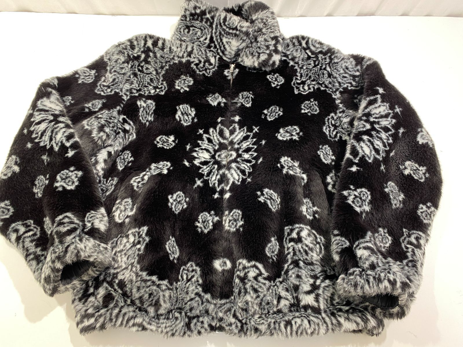 【七重浜753-1-070207nh】シュプリーム バンダナフェイクファーボンバージャケット supreme bandana faux fur bomber jacket 21SS【併売】【中古】【メンズ】