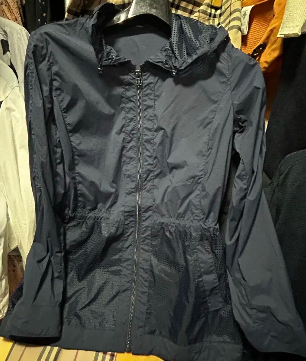 DAKS₍ダックス ゴルフ パンチング ウィンドブレーカー レディース 90 ネイビー