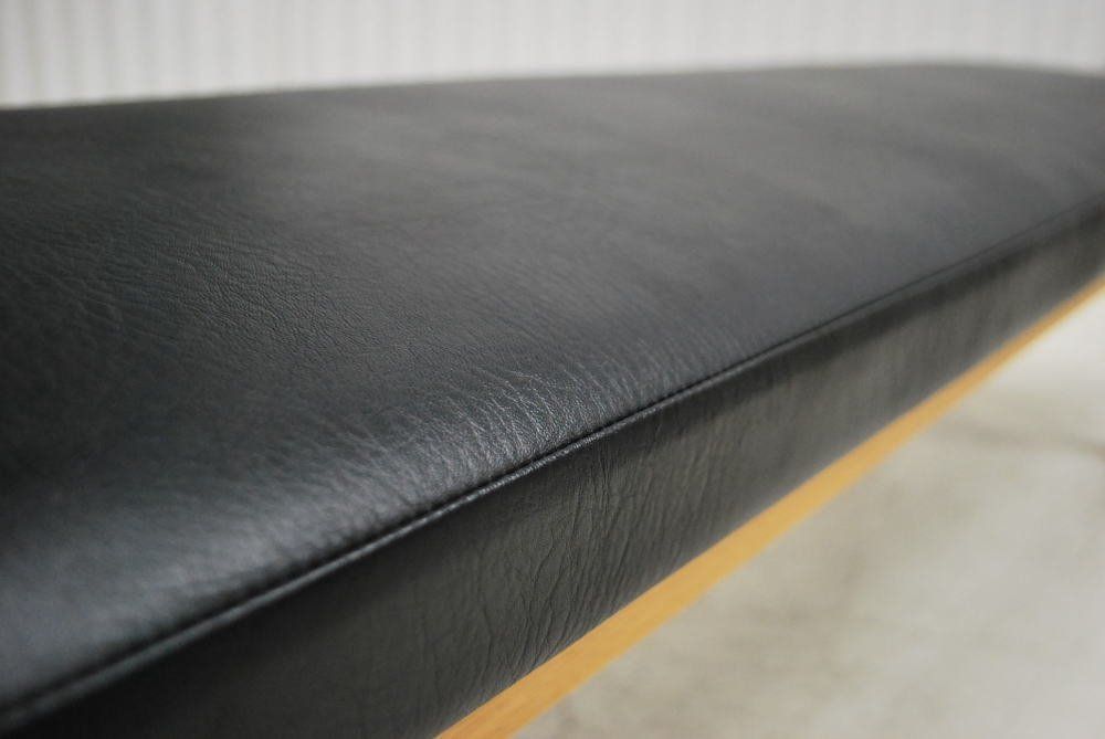 感のあるモダンインテリア オーク材