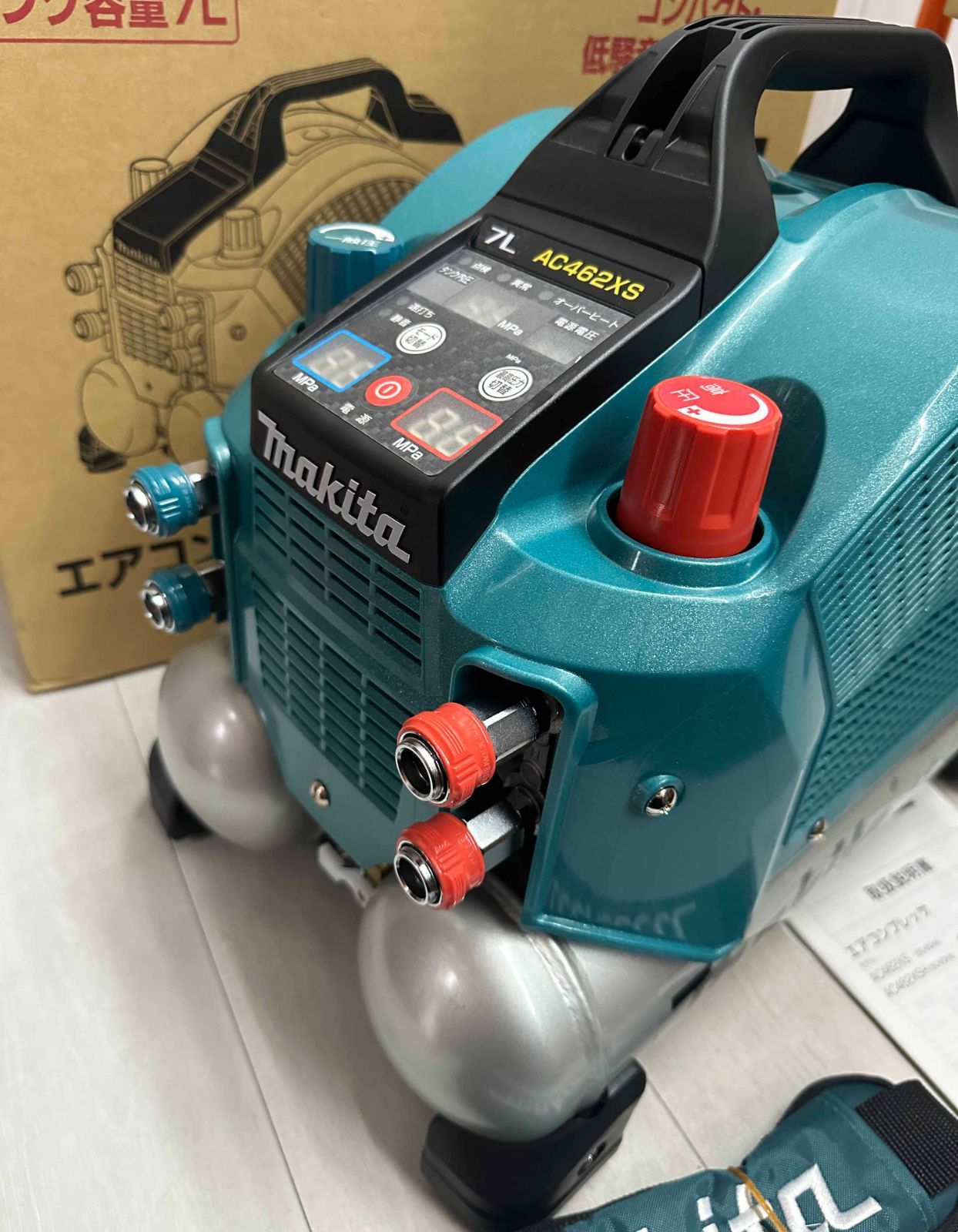 新品 ★ makita マキタ エアコンプレッサ AC462XS ショルダベルト付 ブルー コンパクト 100V 静音 高圧 常圧 容量7L 低振動 低騒音 一般圧/高圧 未使用