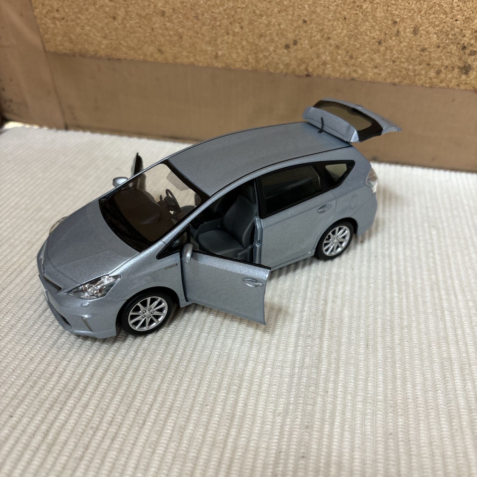 プリウスZVW30リアゲート/バックドアAssy AKE919プリウス DAA-ZVW30 バックドア・リアゲートASSY 2ZR-FXE 070