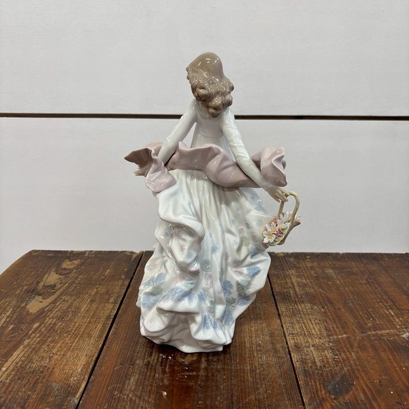 リヤドロ LLADRO 春の輝き 人形 置物 フィギュリン 陶器