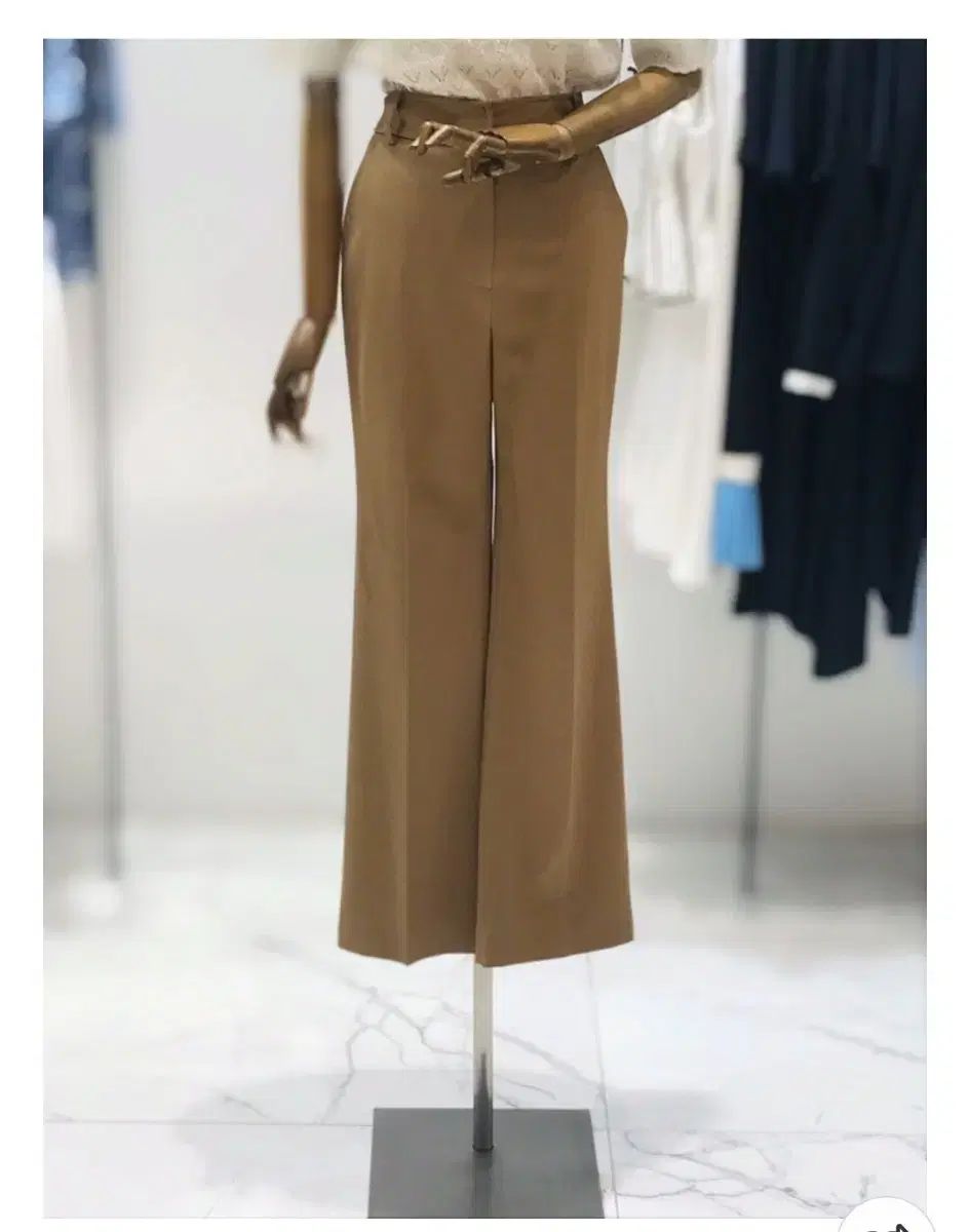 MOJO.S.PHINE モジョエスピン セミーワイドフィット スラックスパンツ 55 DECORATOM_COM_BR