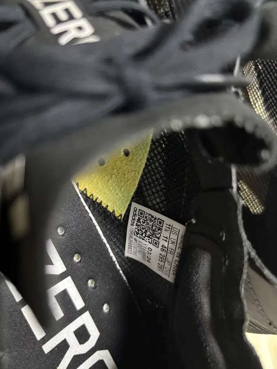 アディダス アディゼロ ブラック ランニングシューズ タクミセン