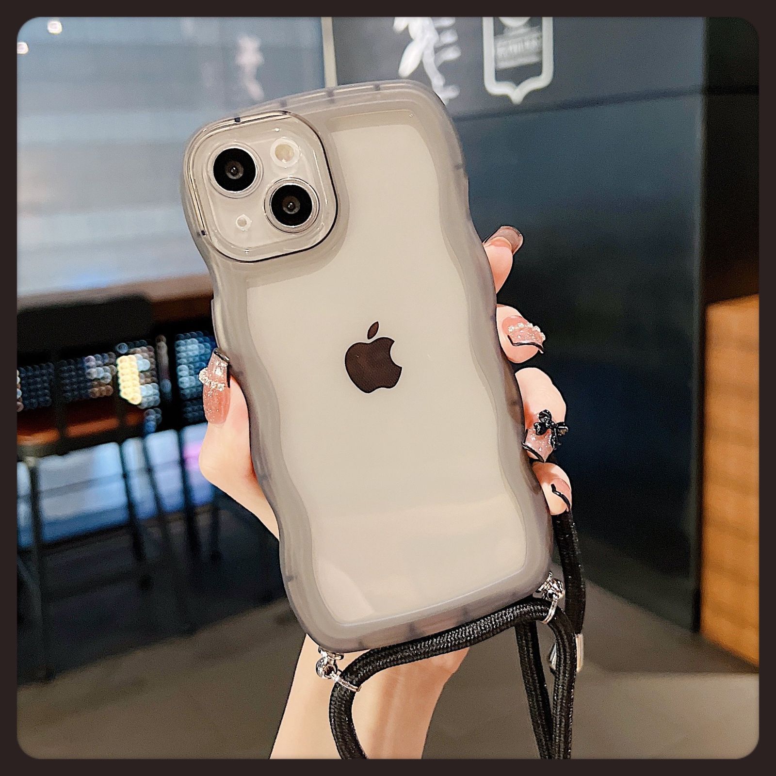 携帯ケース 黒 スマホケース 女の子 iPhoneケース アイフォン ソフトケース 新品 未使用 クリア 人気 ウェーブ フルカバー 薄型  ショルダーおしゃれ 韓国 可愛い 紐つき 便利 安い iPhone14 iPhone15 iPhone16 ブラック - メルカリ, image size:1600x1600