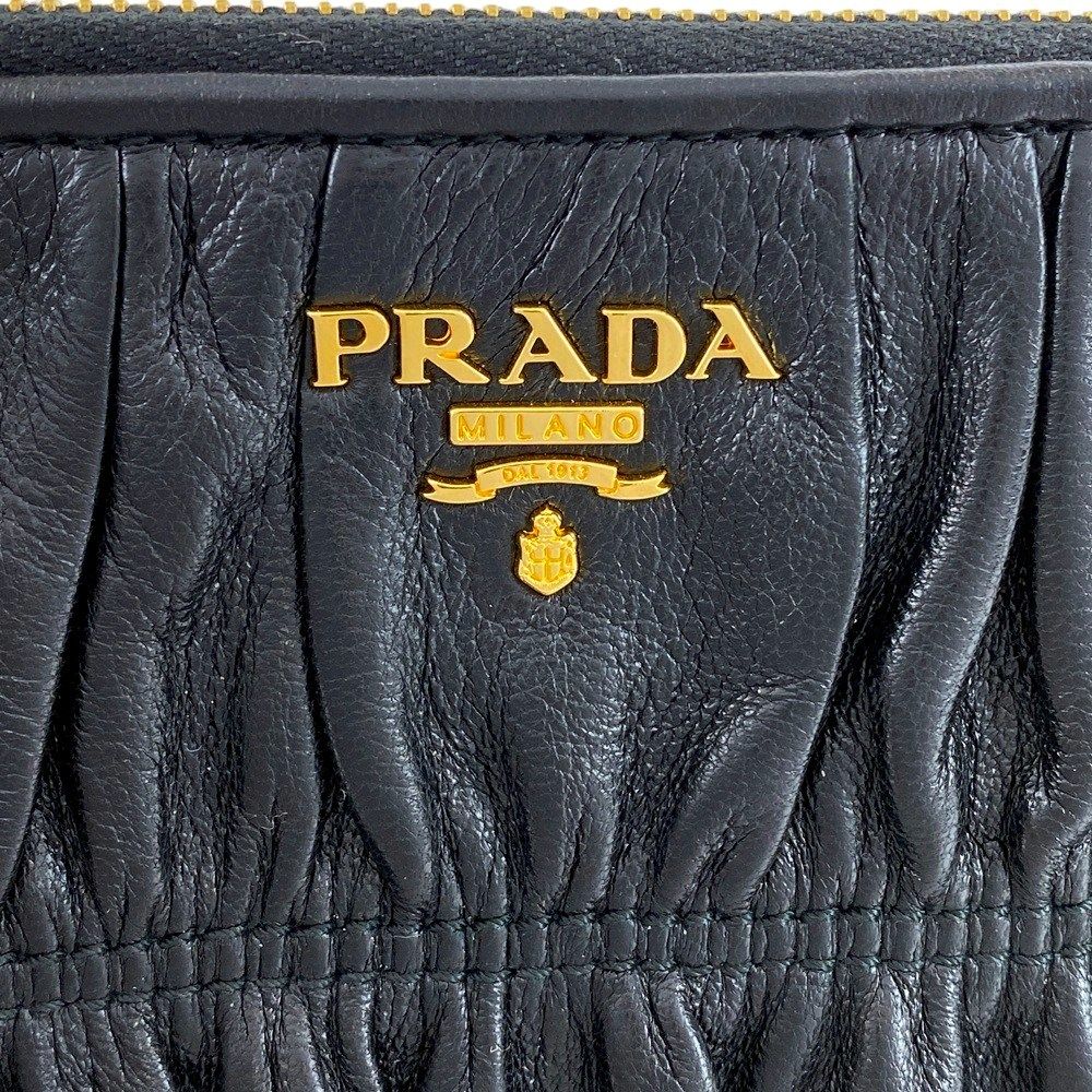 □未使用□ プラダ 巾着 ポーチ ギャザー 小物入れ レザー ブラック  