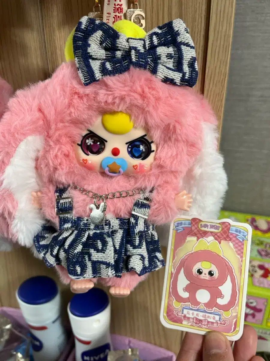 ベイビー スリー オッド アイ ピンク うさぎ Dior服 WWW_OLIVIERBERNSTEIN_COM