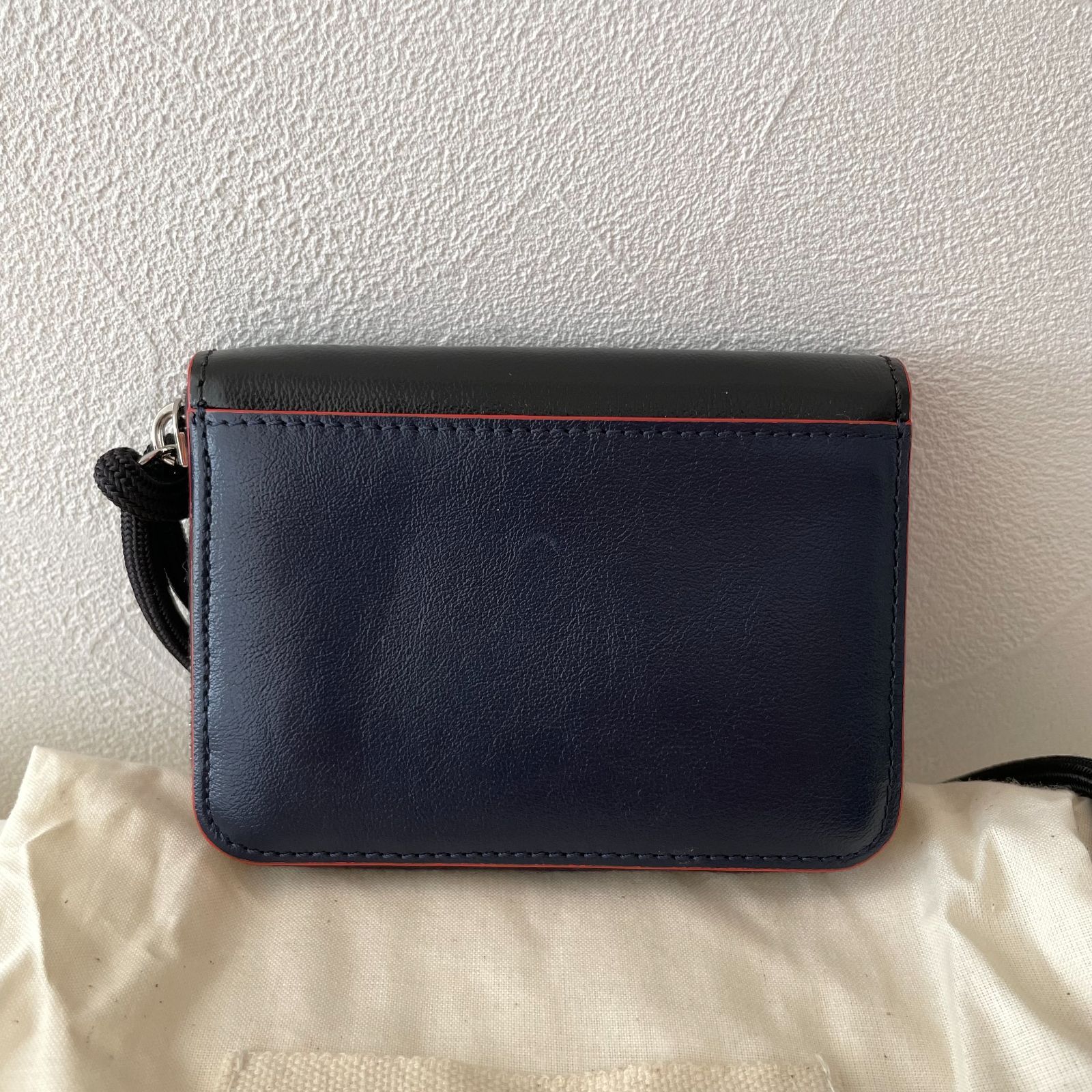 新品】Marni（マルニ）ネックストラップ付き 財布 - メルカリ