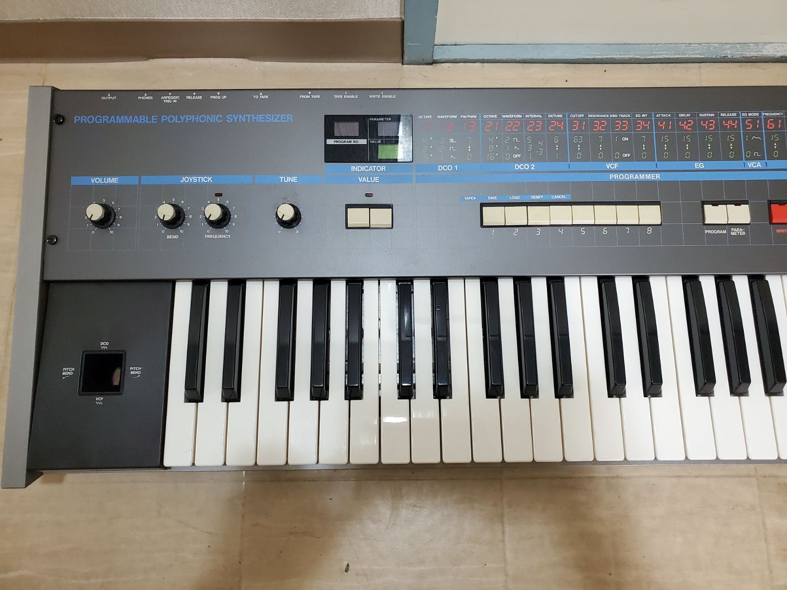 専用 ジャンク KORG POLY 61 シンセサイザー 楽器 鍵盤32500円でどうでしょうか