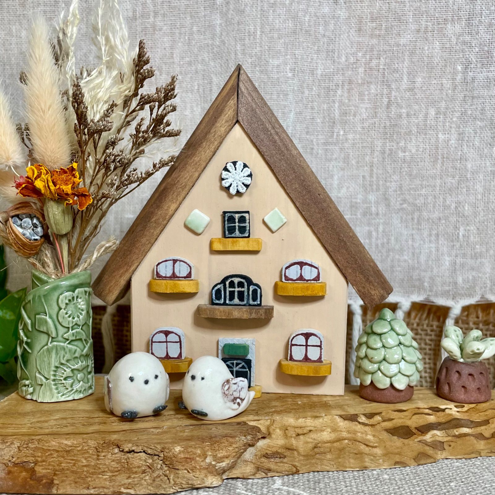 小さなウッドキューブシマエナガ