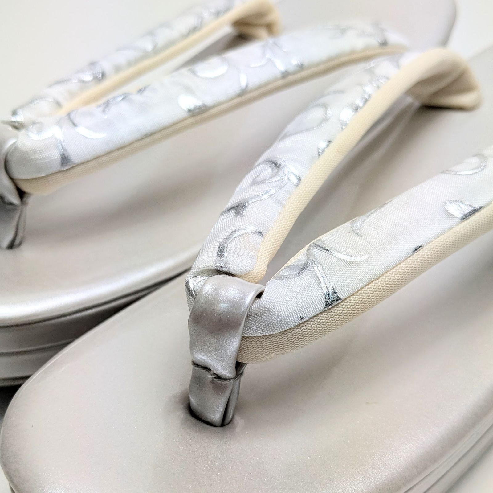 草履バッグセット 帯地 金彩 唐草 フリーサイズ ブラック×ゴールド