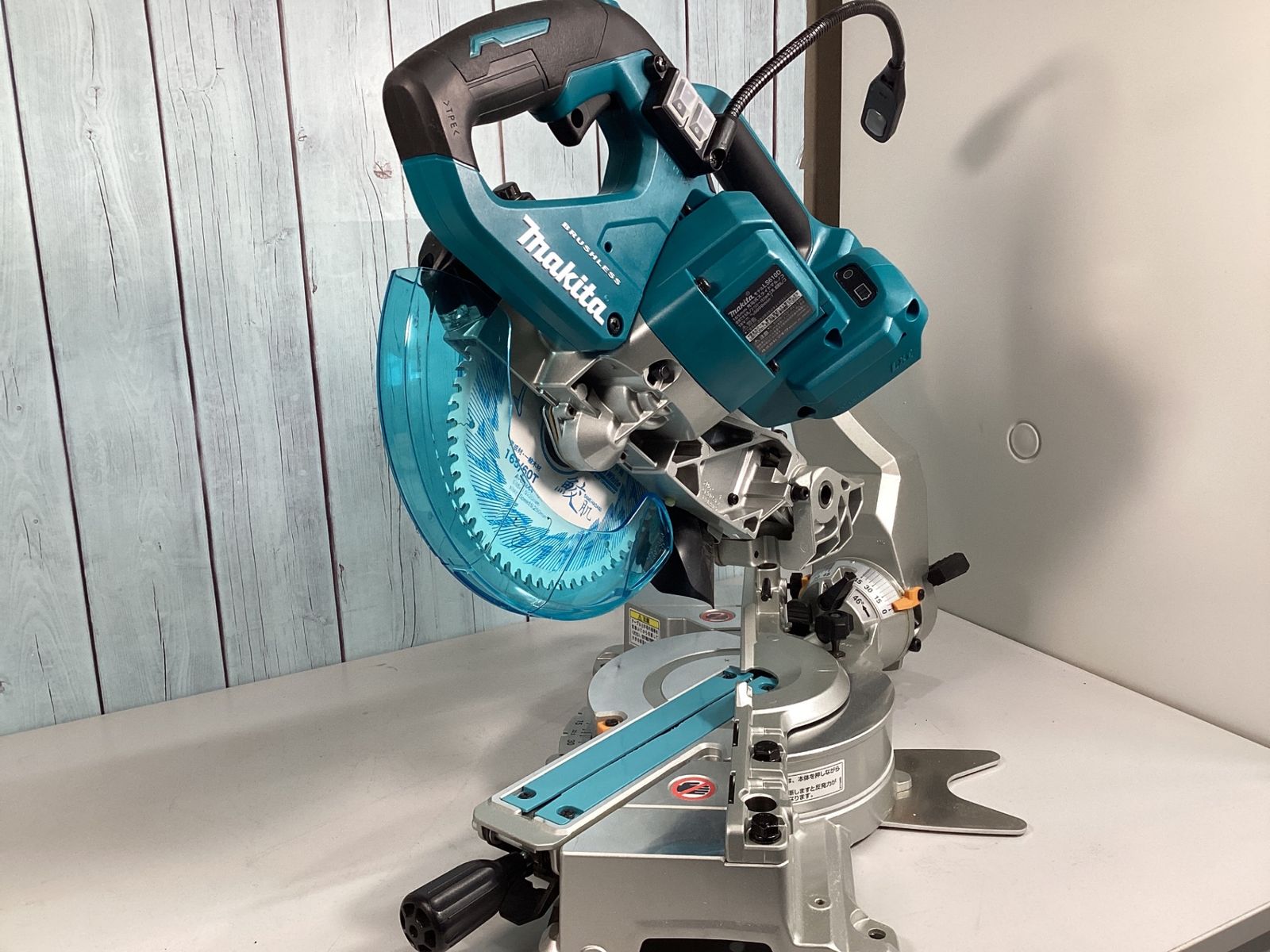 makita コードレススライドマルノコ