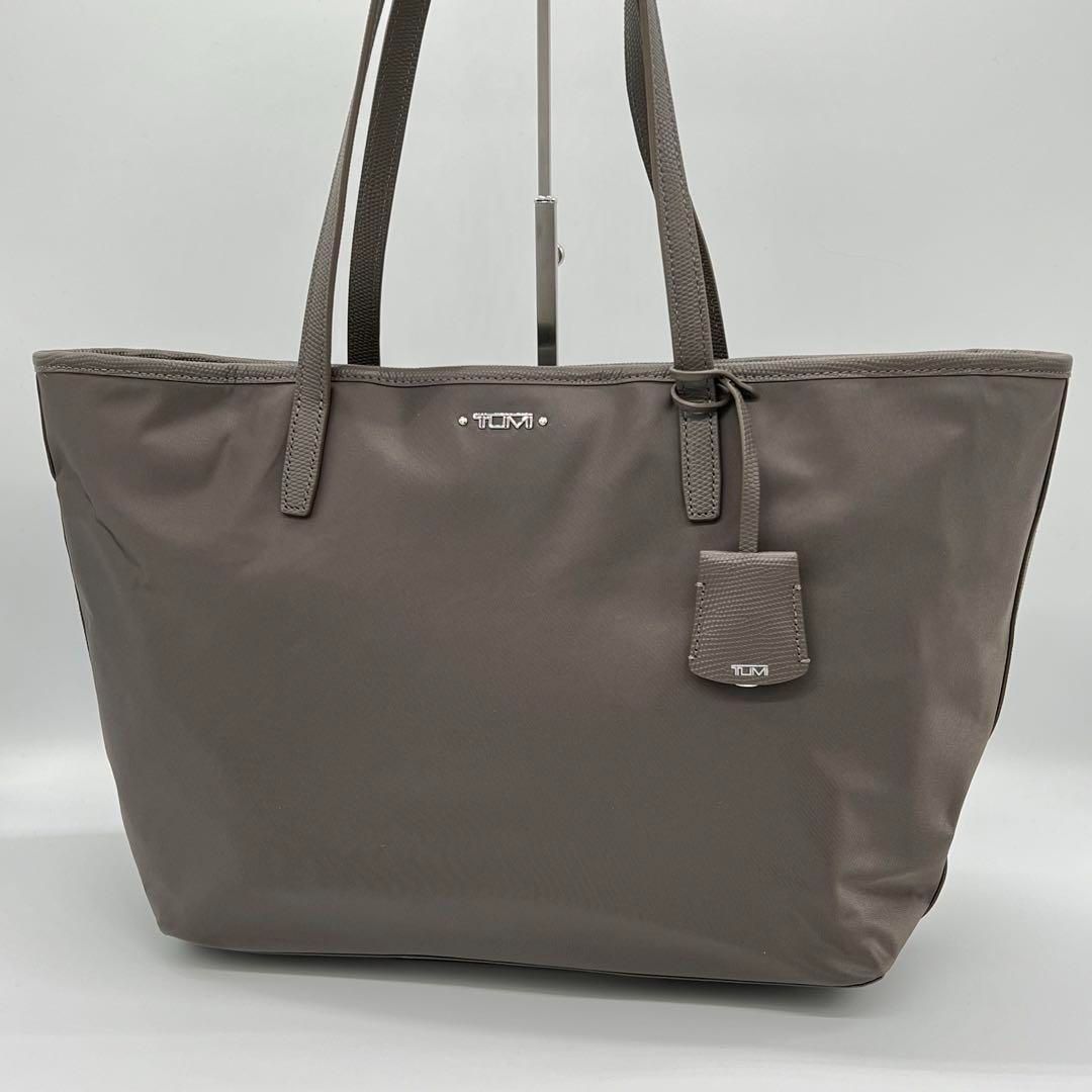 ✨️極美品✨️TUMI VOYAGEUR エブリデイトート ハンドバッグ グレー ✨️極美品✨️TUMI VOYAGEUR エブリデイトート ハンドバッグ