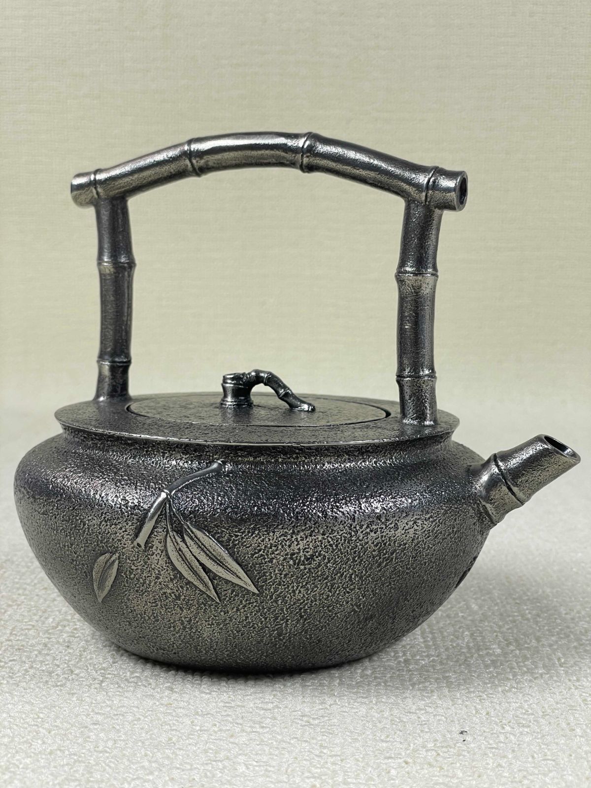 正規 雨宮宗作 鉄瓶 純砂鉄 専用箱付 日本伝統工芸 茶道具
