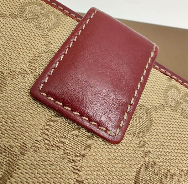 GUCCI 二つ折り財布 レッド/ベージュ GUCCI GGパターン 二つ折り財布 ベージュ/レッド - メルカリ