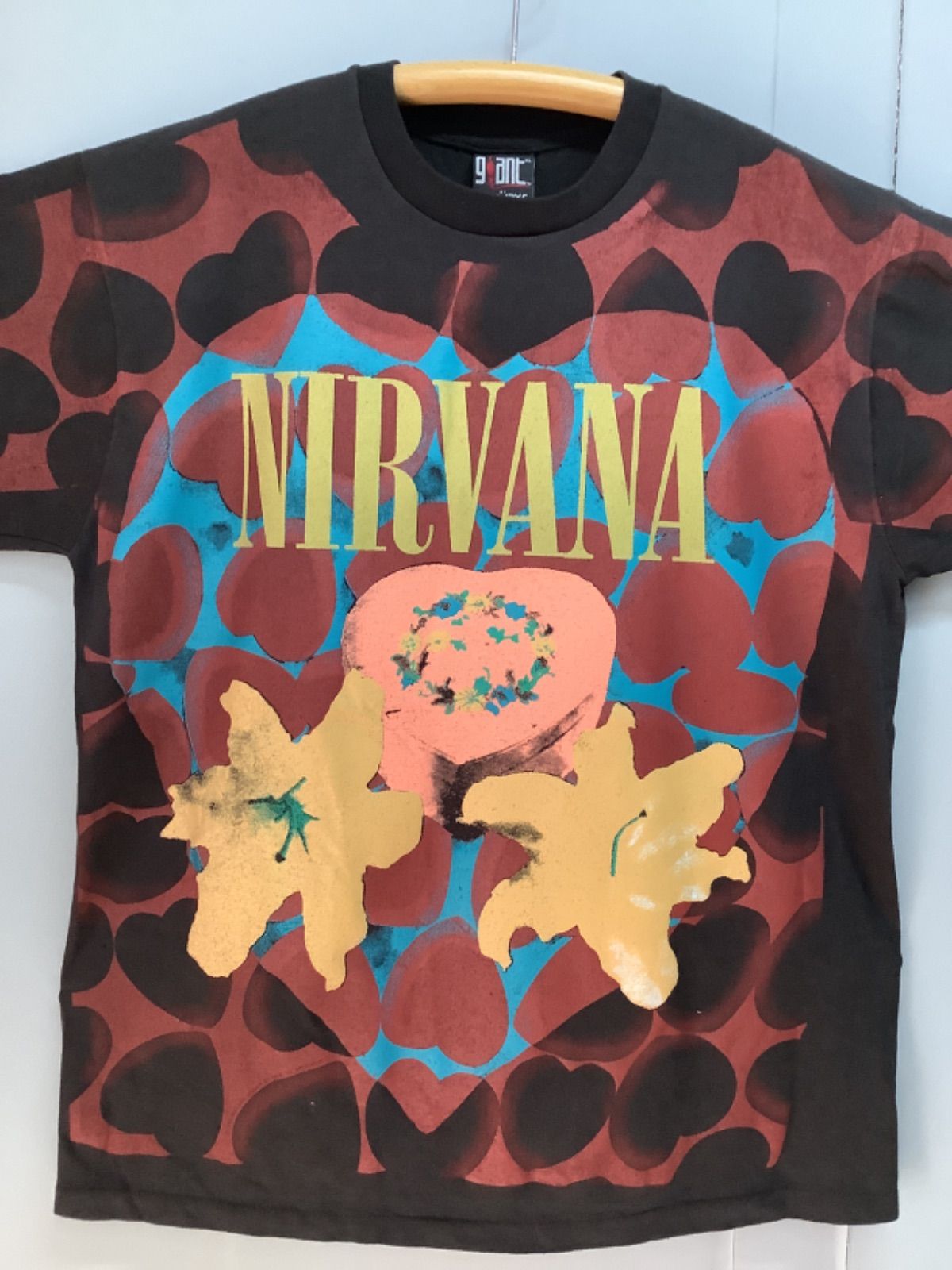 Tシャツ XL&Lサイズ　ニルヴァーナ NIRVANA heart shaped box ハートシェイプドボックス　ロック バンド TシャツGiant