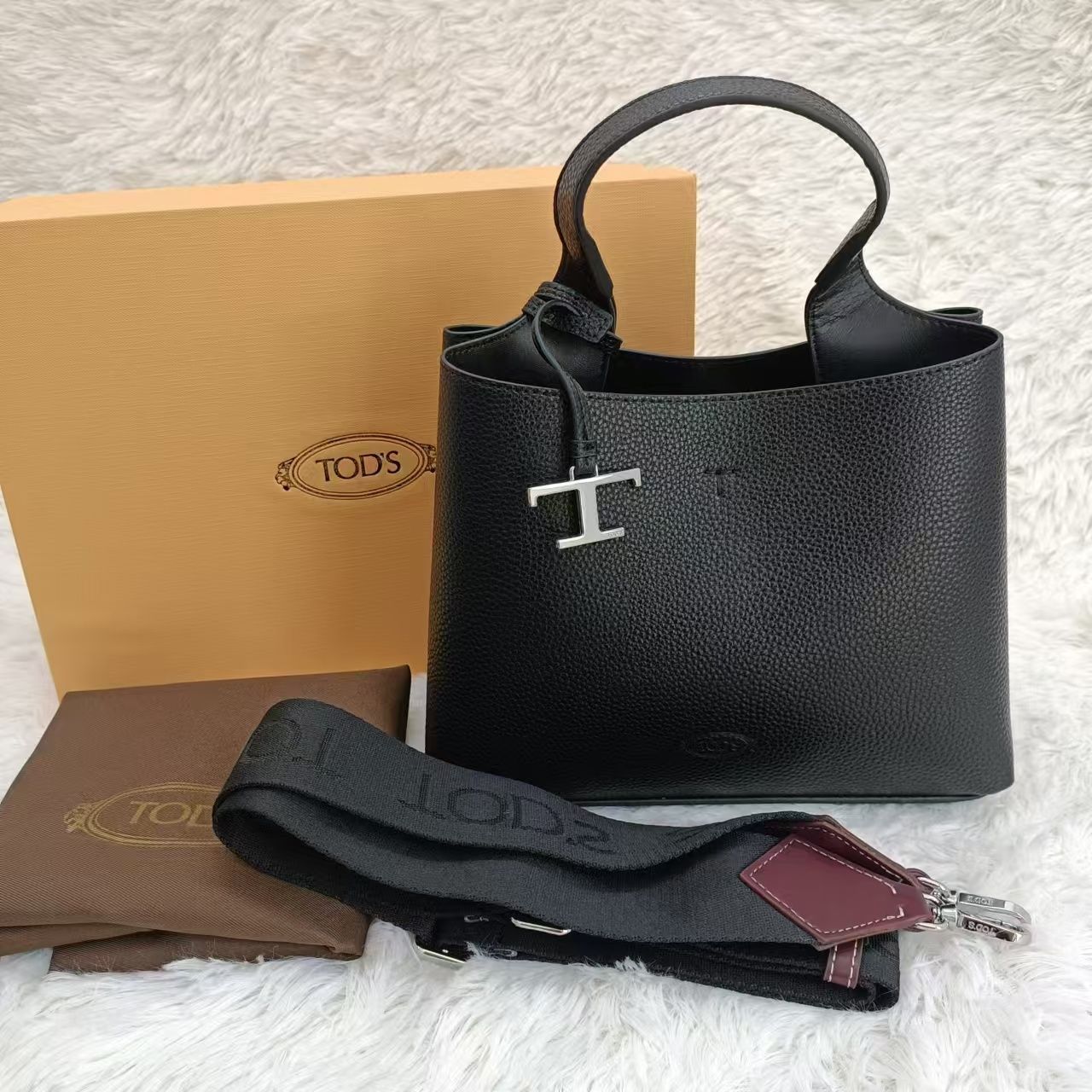 極美品✨ トッズ T タイムレス ショルダーバッグ - メルカリ 