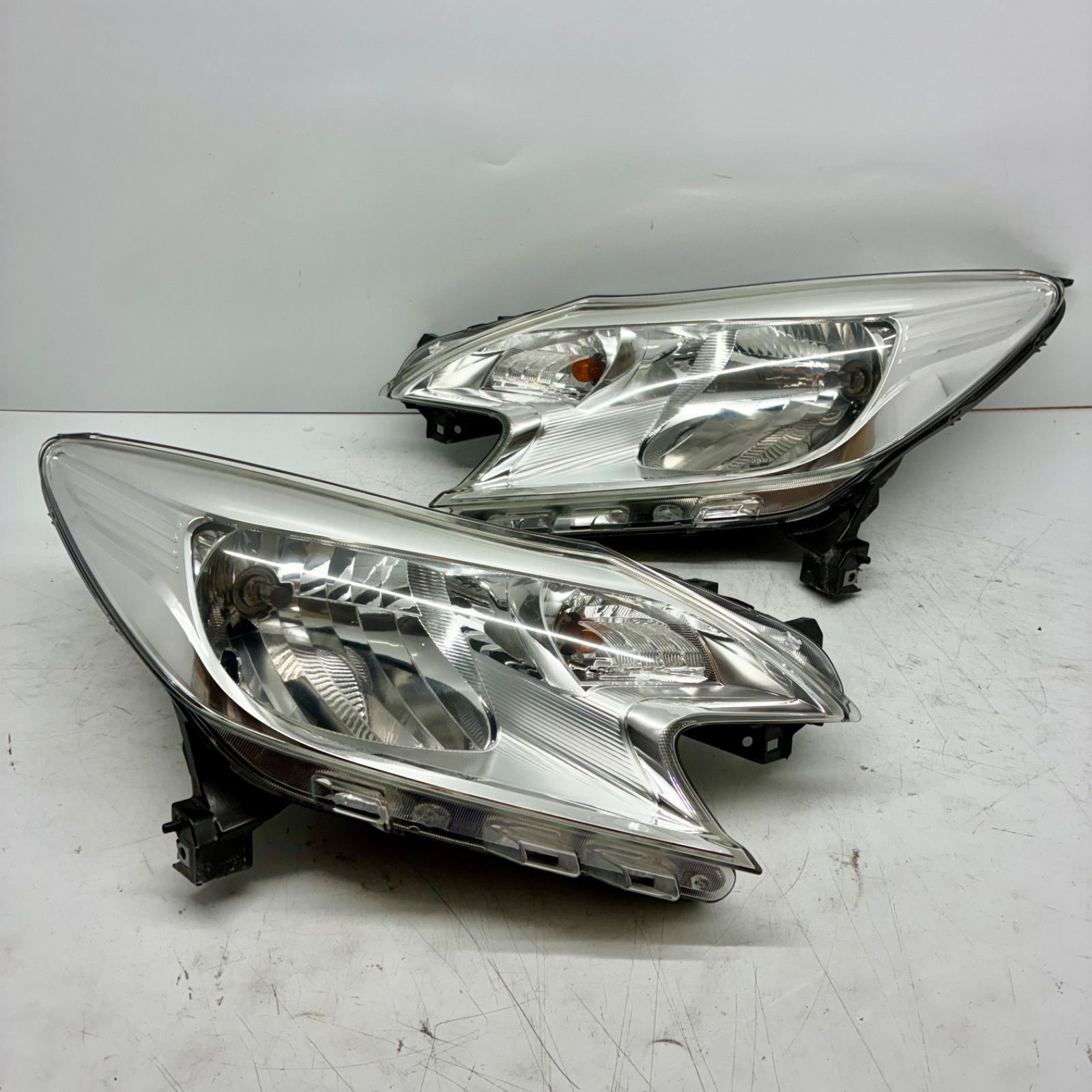 良品【コーティング済】日産 E12 HE12 NE12 SNE12 ノート ヘッド