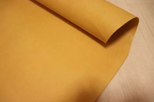 イエローキャメル 194ds ヌメ革 牛革 バングラデシュ レザー 素上げ はぎれ 一枚革 レザークラフト 革 皮 本革 diy 生地 材料