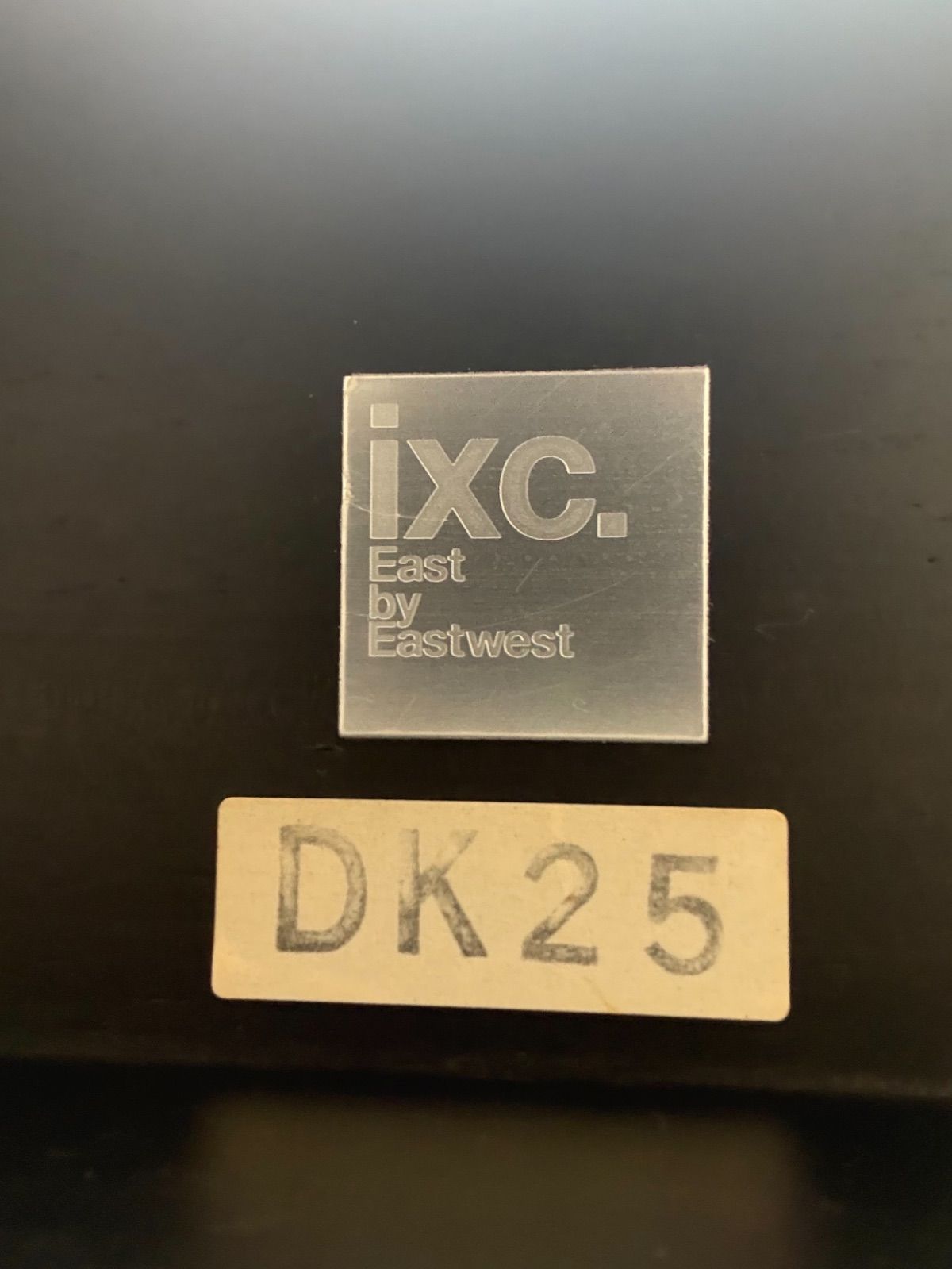 テレビボードやサイドテーブルにも