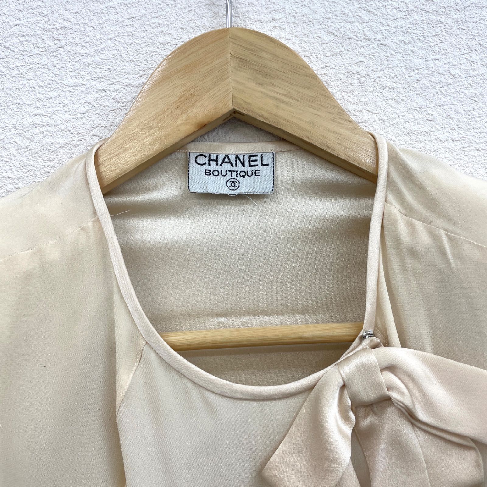 希少品✨CHANEL ココボタン　ブラウス　トップス　ブラウン シャネル(CHANEL)シャネル ココマークボタン ブラウス 衣料品