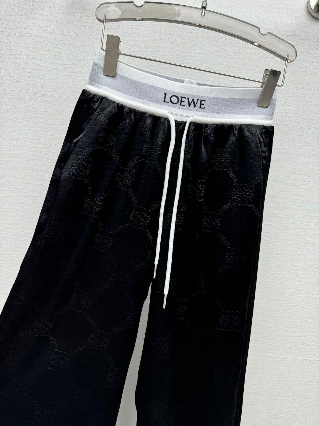 LOEWEロエベカジュアルパンツ