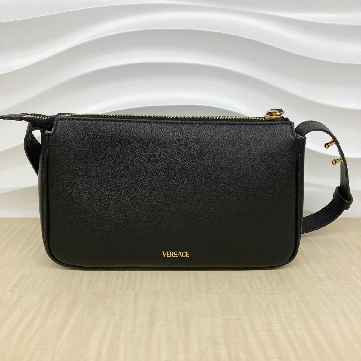 未使用級】 VERSACE ヴェルサーチ メデューサ 黒革 ショルダーバッグ 
