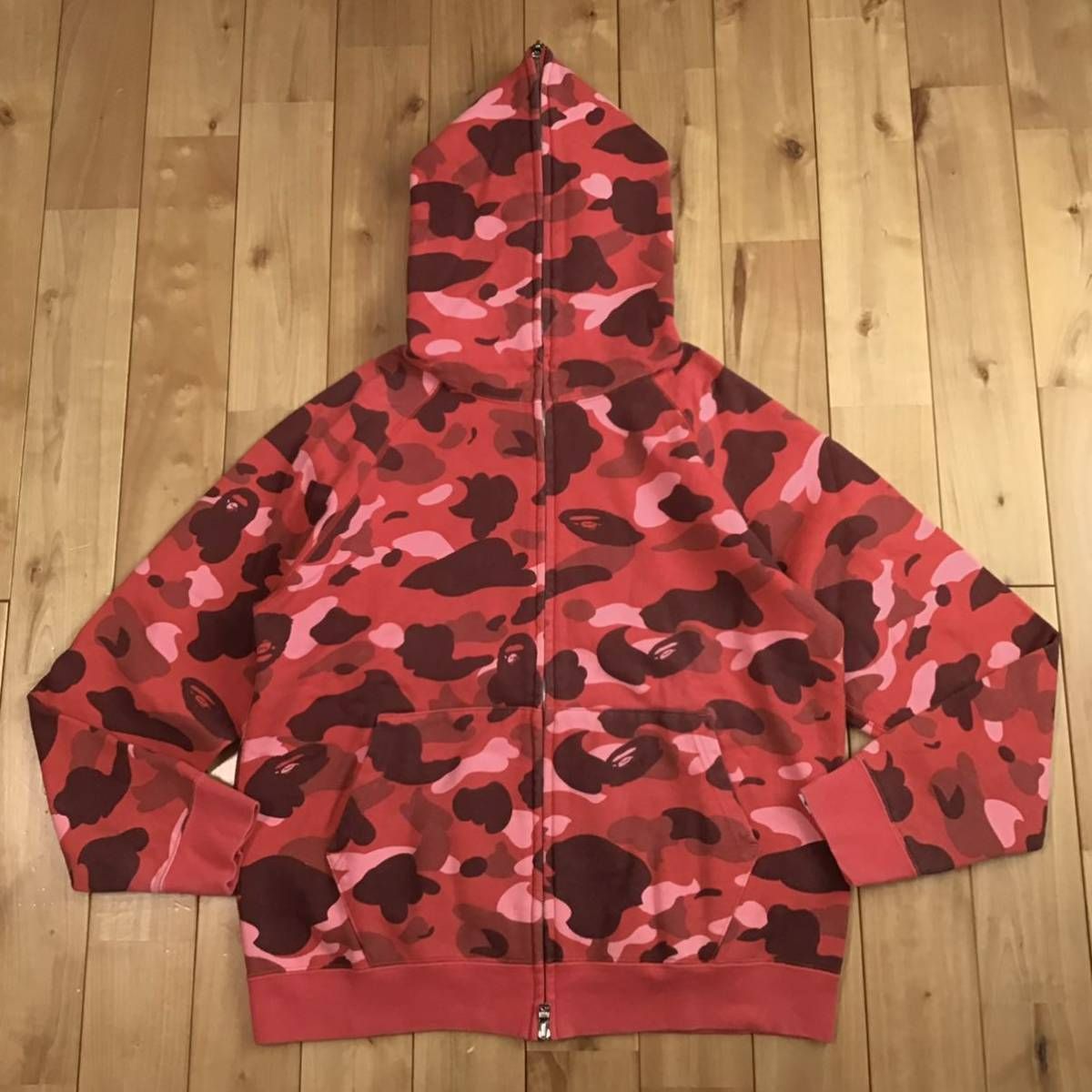 着丈64cmx身幅57cmpharrell camo red パーカー