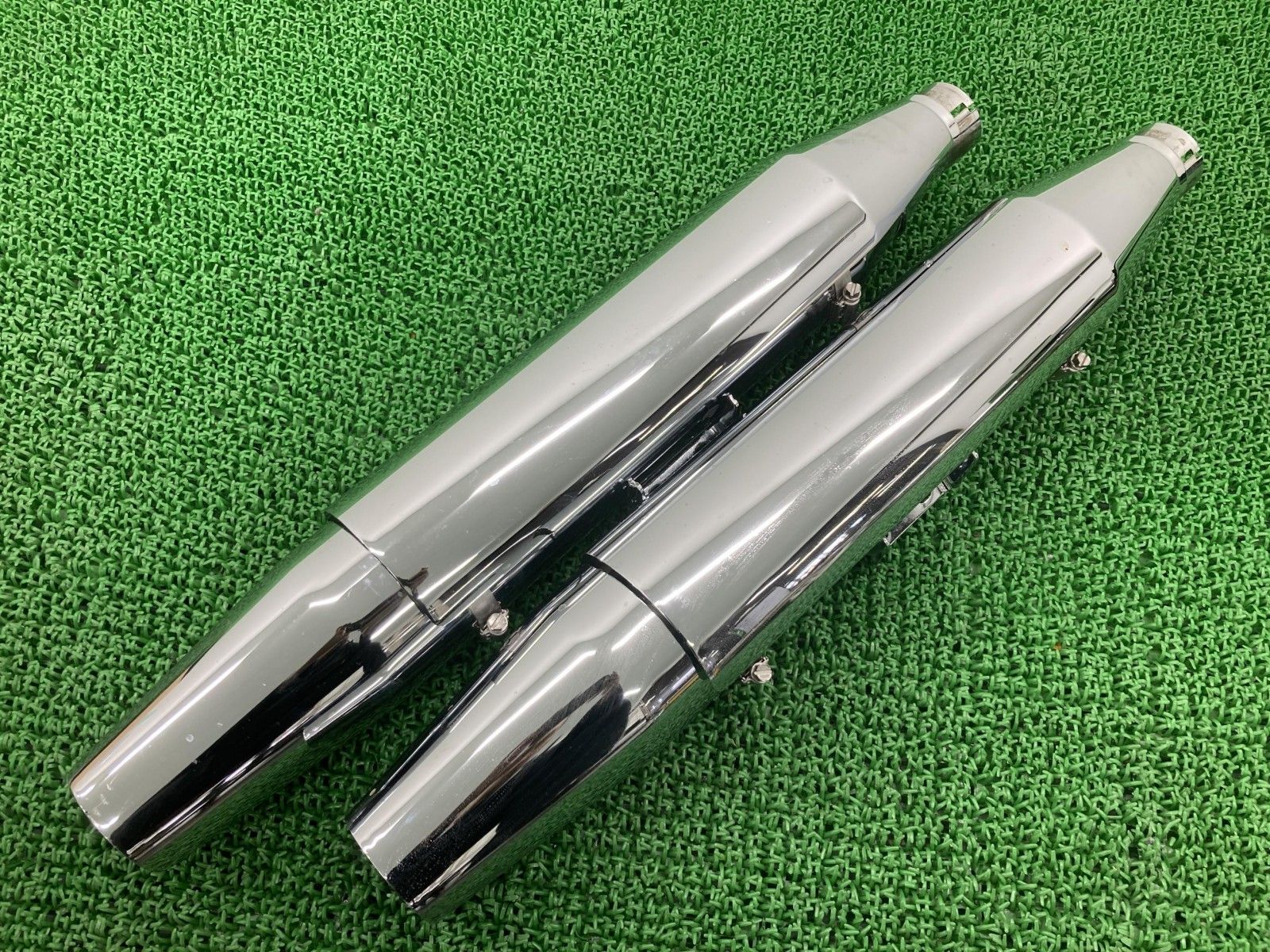 FLDE1750 サイレンサーマフラー 64900456 ハーレー 純正 バイク 部品